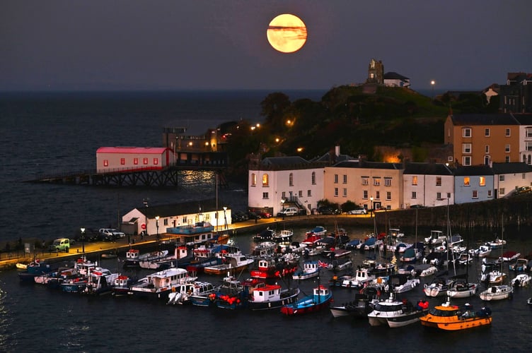 Gareth Davies Photography harvest moon