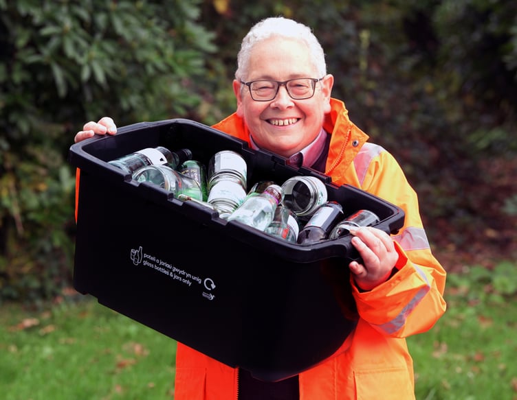 Cllr Edward Thomas - glass collection