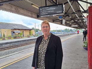 Plaid Cymru demands rail devolution for Wales