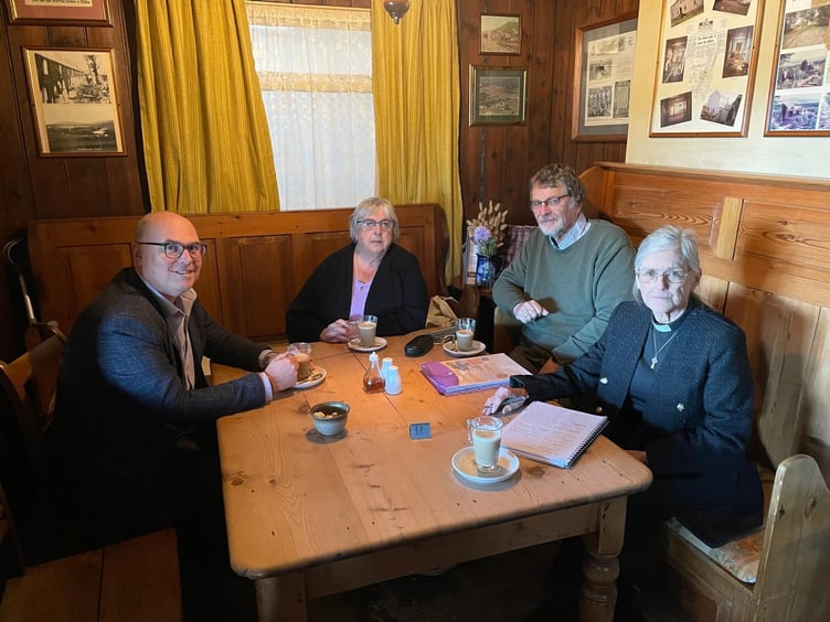 Senedd Member Paul Davies (left) at the pub with members of Cymdeithas Tafarn Sinc.