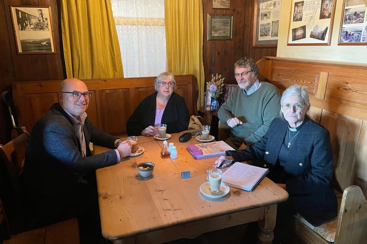 Senedd Member Paul Davies (left) at the pub with members of Cymdeithas Tafarn Sinc.