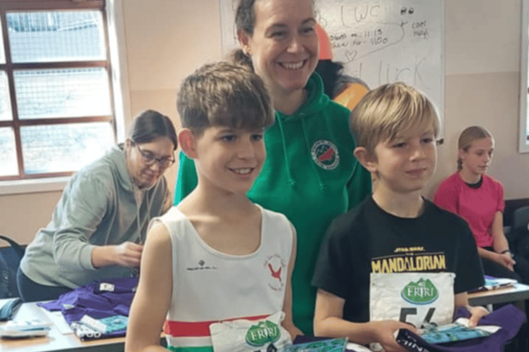Sarn Helen juniors taking part in Marathon Eryri