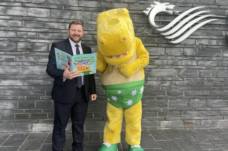 After meeting Pantosaurus, Mr Kurtz expressed his support for the campaign, stating: “I wholeheartedly support this important NSPCC initiative. Since its launch in 2013, it has empowered over six million families to discuss this sensitive subject.