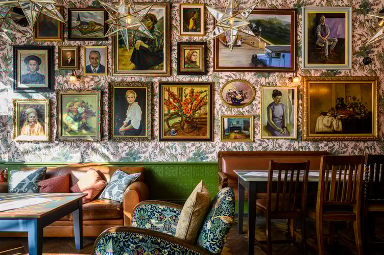 Waldo Lounge