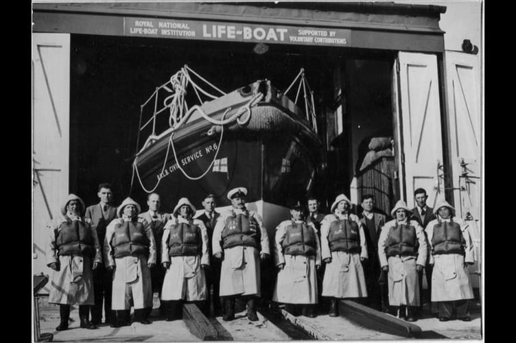 70th_anniversary_of_lifesaving_lifeboat_rescue4