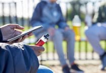 Public Health Wales welcomes ban on disposable vapes