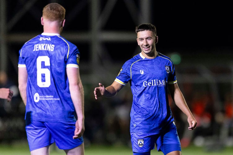 CARMARTHEN, WALES - 22ND AUGUST 2024:
Ben Fawcett of Haverfordwest County in action.
Haverfordwest County v Penybont in the JD Cymru Premier at Richmond Park on the 22nd August 2024. (Pic by Lewis Mitchell/FAW)
