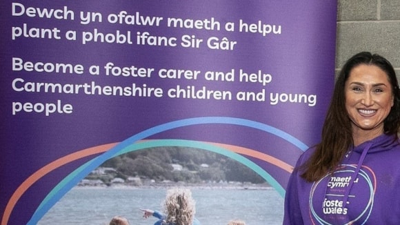 Now, with 23 years of experience in children’s services and two years in the fostering recruitment team, Emma works to find and assess foster carers across Carmarthenshire.