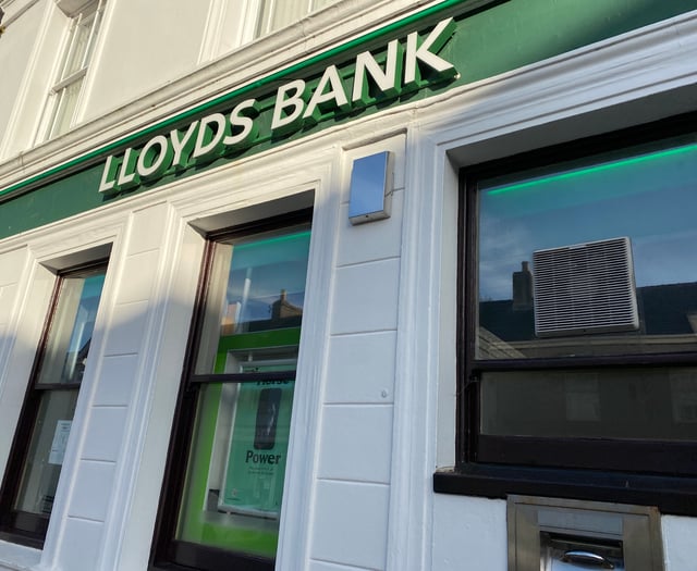 Pembroke Dock Lloyds Bank branch to close
