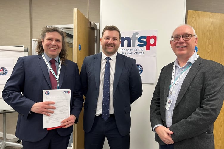 Senedd Member Samuel Kurtz attended the event and spoke with Peter Robinson, who operates Post Offices in Pembroke and Pembroke Dock, and Vince Malone, who runs Tenby Stores and Post Office. 