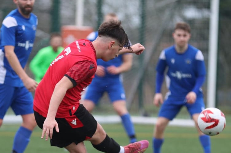 Pennar Robins ran out comfortable winners at Merlins Bridge (Photo: MW10 Sports Photography)