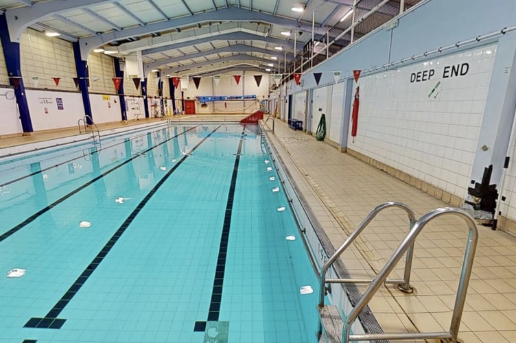 Tenby swimming pool