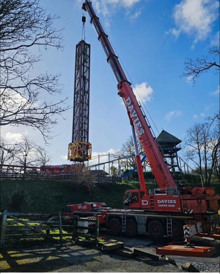 One local shared the latest images of the ‘Bounce’ ride with the Observer, speculating: “And, In as many weeks a second main attraction is being disassembled? A ride that had a £400k refurbishment less only 2 seasons ago. Is it even going to open the gates this season?”