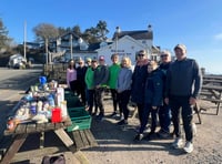 Sun shines on Saundersfoot Runners food bank fundraiser