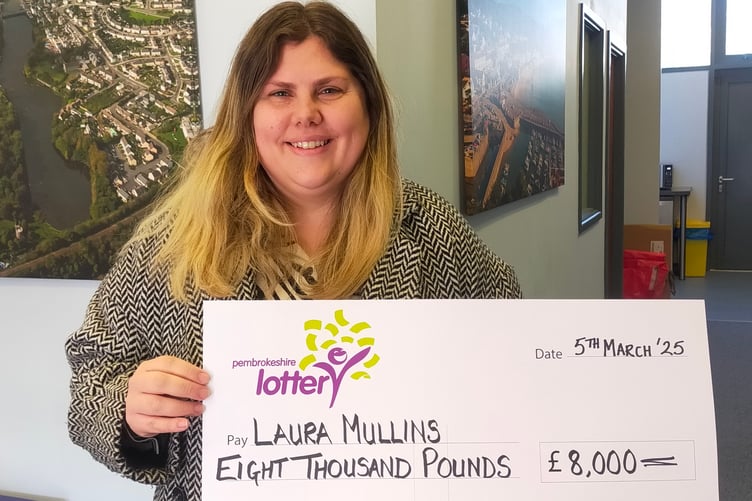 £8,000 Superdraw winner Laura Mullins