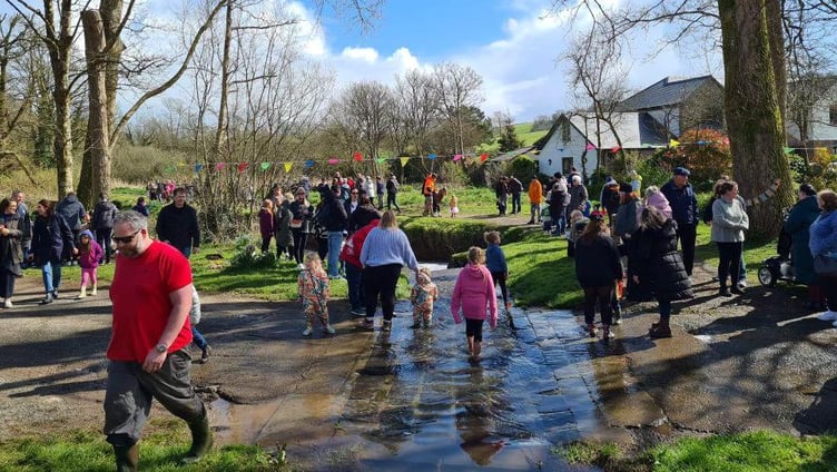 Easter duck race St Florence