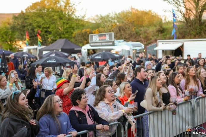 Fel ’Na Mai Festival-goers, Crymych
