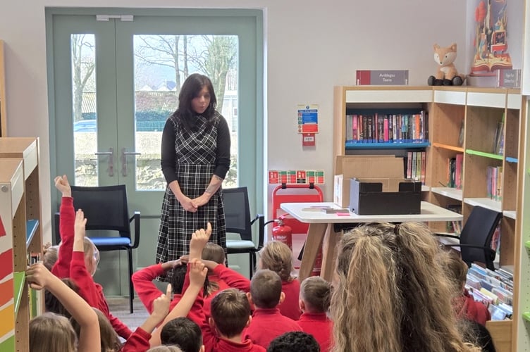 Pembroke Dock Community School and Narberth CP School enjoyed ‘inspirational’ workshops with Kerry where the pupils created their own stories and learned new vocabulary.