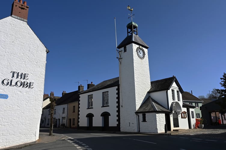 Carmarthenshire County Council’s Cabinet Member for Rural Affairs, Community Cohesion and Planning Policy, Cllr Carys Jones, commented: “It’s wonderful to see the positive transformations taking place in Laugharne thanks to the Ten Towns Programme and the UK Government’s Shared Prosperity Fund. 