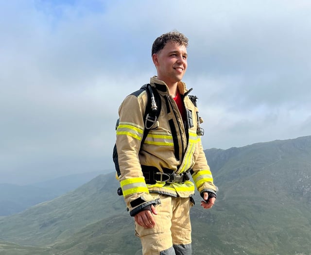 Firefighter completes Welsh Peaks in gear for charity