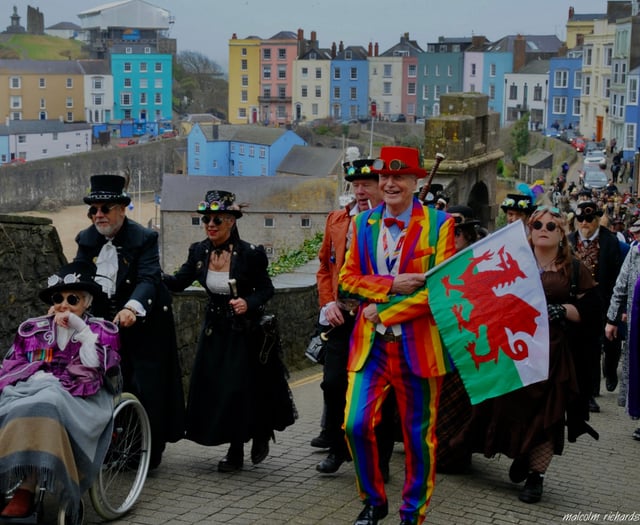 Tenby's Steampunk Festival draws crowds