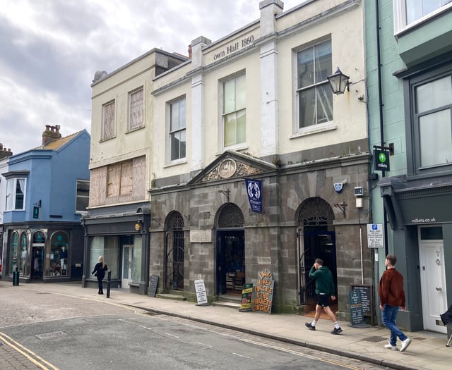 Councillors called upon to preserve market's historic features