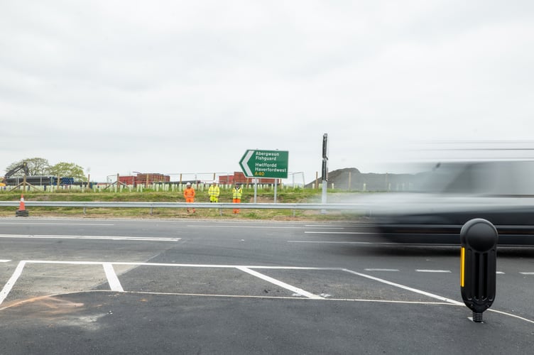 The A40 Llanddewi Velfrey to Redstone Cross road scheme in Pembrokeshire has been officially opened by Wales’ First Minister and Transport Secretary - thanks to a £60 million joint investment by Welsh Government and the EU.