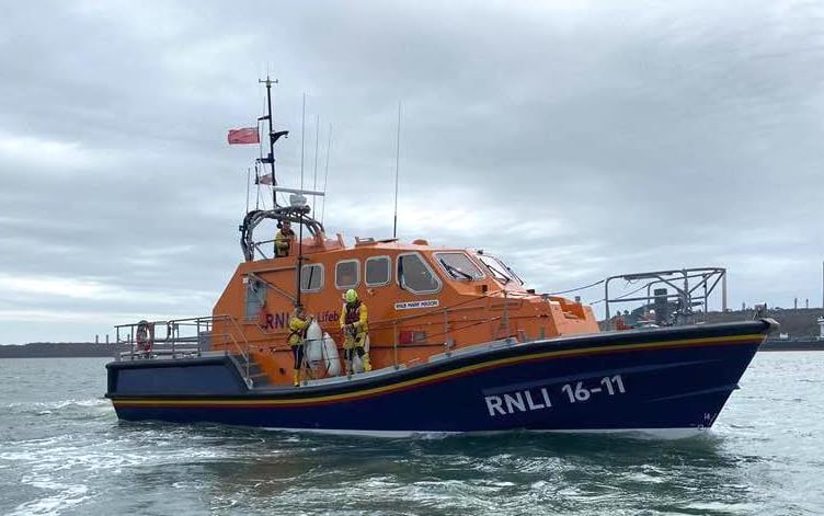 Angle lifeboat
