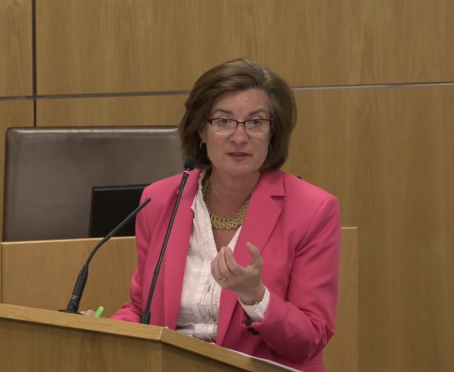 First Minister's 'red Welsh way' immigration stance