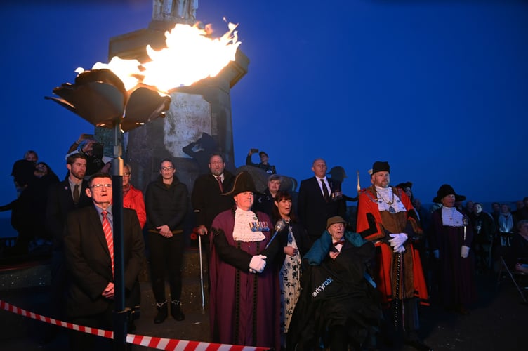 Tenby Beacon lighting