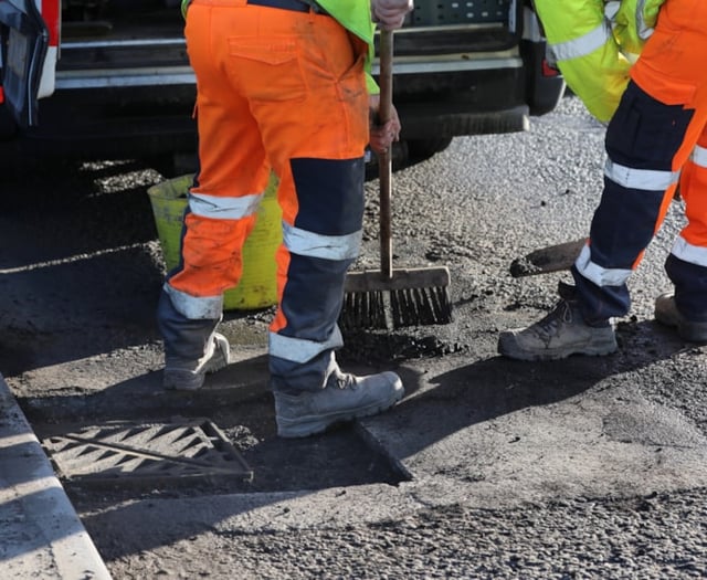 Green light given for pothole repairs to begin on major Welsh roads