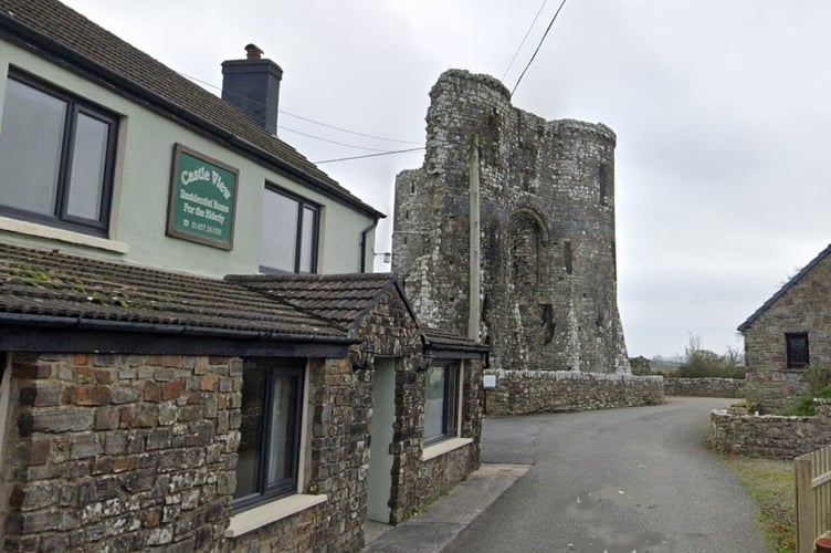 Llawhaden castle