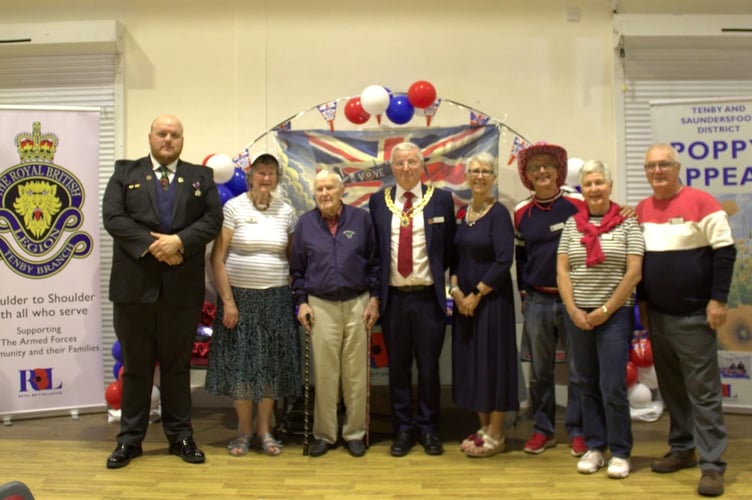 Saundersfoot VE Day