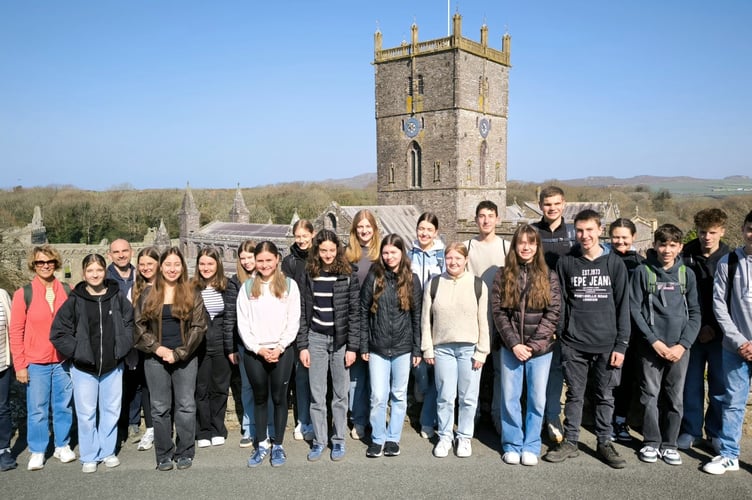 The group of young people and teachers from Oberkirch during their visit to Pembrokeshire. 