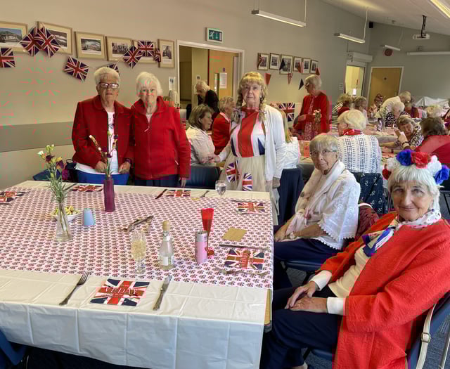 St Issell’s WI celebrate VE Day 80th Anniversary with 40s themed party
