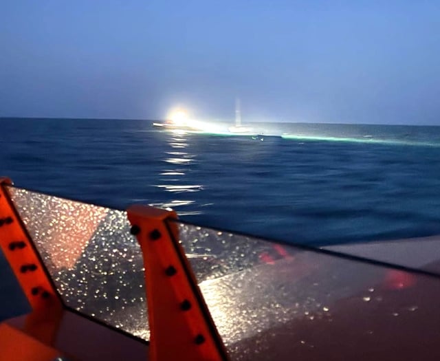Tenby RNLI responds to distress call
