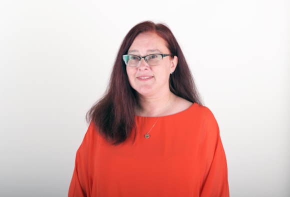 Cllr Jones, member for the Llannon Ward, was elected to the chain of office at Carmarthenshire County Council’s Annual Meeting on Wednesday, May 21.