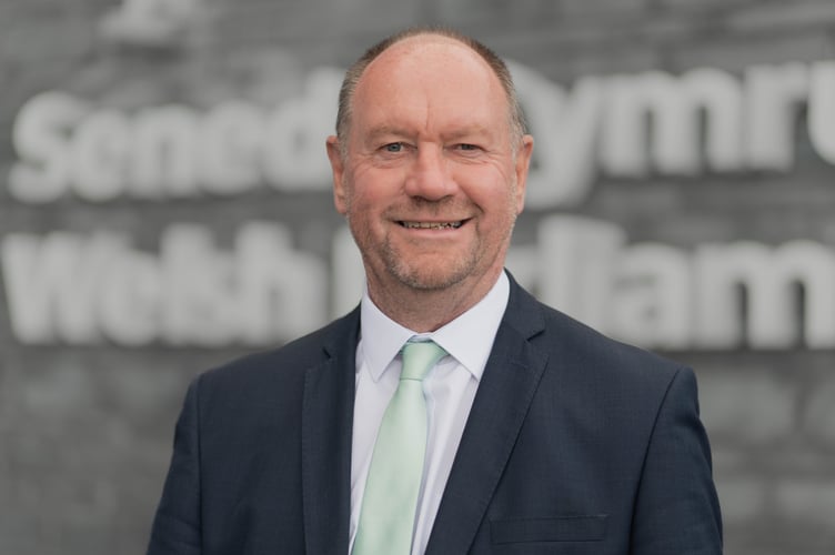 Mr. Campbell MS pointed out immigrants’ economic and social contribution to his region of Mid and West Wales: those born outside of the UK made up around 9% of Hywel Dda Health Board’s staff and around 7% of University of Wales, Trinity Saint David’s student population. 
