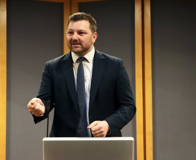 Welsh Conservatives criticise Labour over Wales' economic inactivity