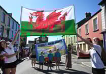 Report highlights challenges of ensuring young people use Welsh naturally