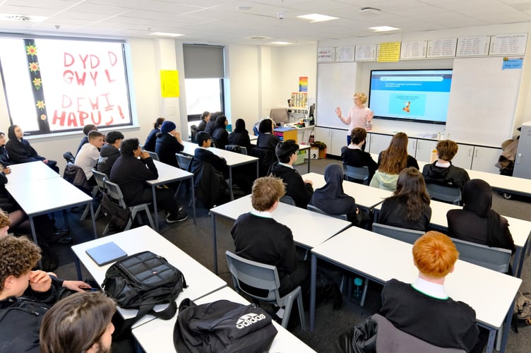 Efa Gruffudd Jones talking to students at Fitzalan school