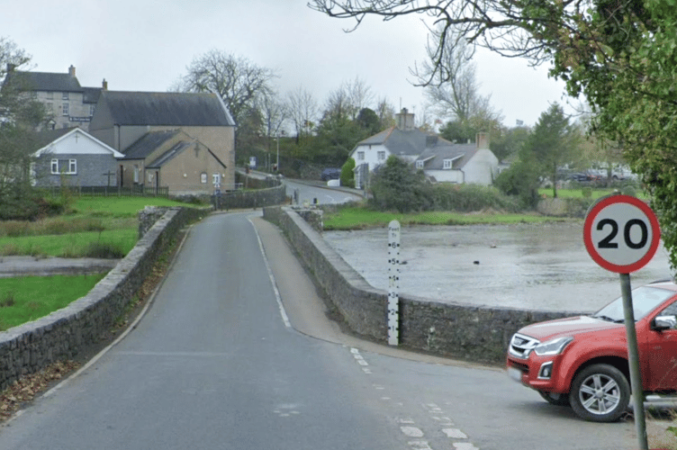 20mph sign at Carew