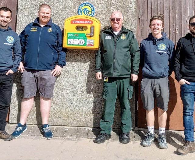 New lifesaving defibrillator installed at Tenby's South Beach