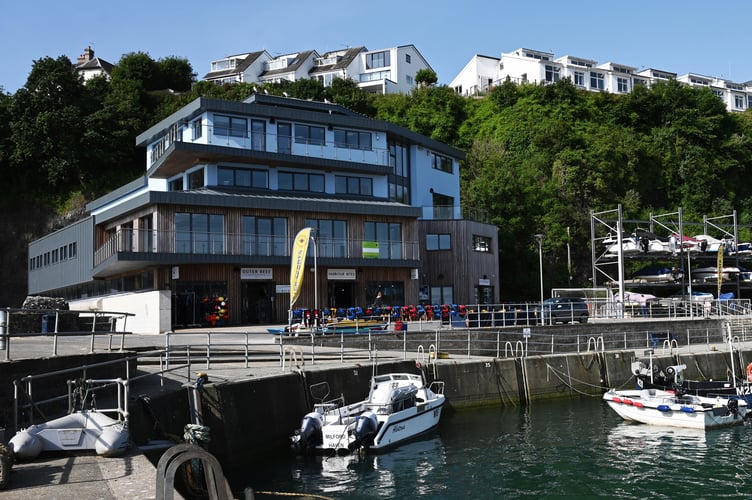 A call to turn a vacant unit at Saundersfoot’s flagship marine centre of excellence into a high-quality seafood restaurant has been given the go-ahead by the National Park.