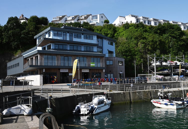 A call to turn a vacant unit at Saundersfoot’s flagship marine centre of excellence into a high-quality seafood restaurant has been given the go-ahead by the National Park.