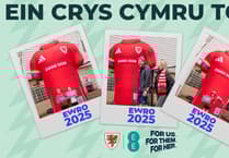 Giant Cymru shirt to visit Tenby