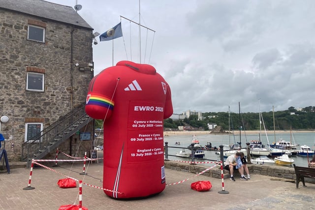 Wales ‘Ein Crys Cymru’ giant football shirt stops at Tenby Harbour