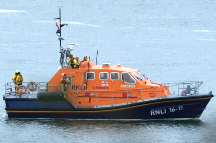 Reports of multiple youngsters risking their lives in the water at Pembroke Dock, saw members of the local RNLI lifeboat crew and police race into action.