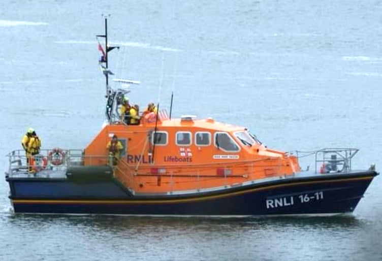 Reports of multiple youngsters risking their lives in the water at Pembroke Dock, saw members of the local RNLI lifeboat crew and police race into action.