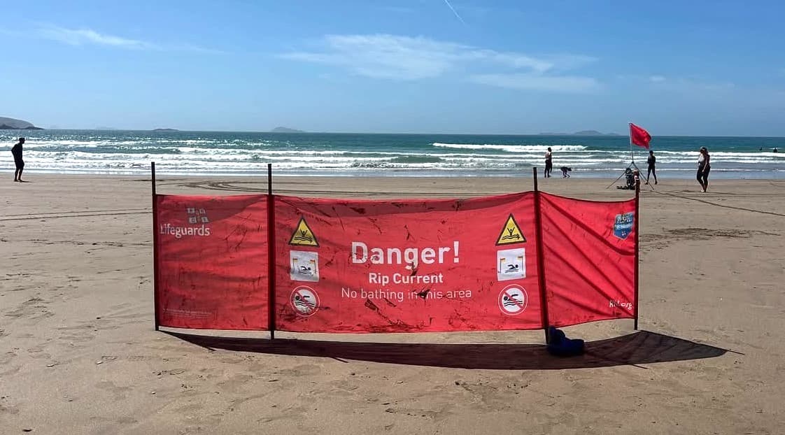 Pembrokeshire RNLI lifeguards rescue 12 in rip currents | tenby-today.co.uk